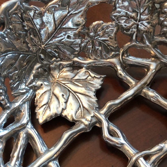 Arthur Court 1999 footed casserole dish holder - Picture 4 of 10